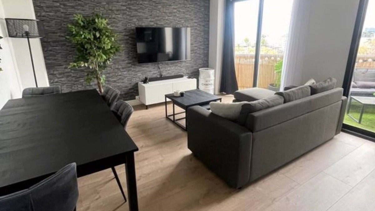 Soisy-sous-Montmorency Apartment | Urban elegance Close to Paris