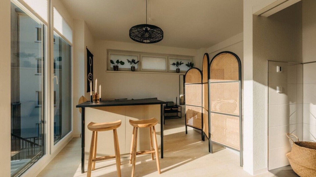 Friedrichstadt Apartment | Urban Elegance | Balcony | Bright Design Oasis