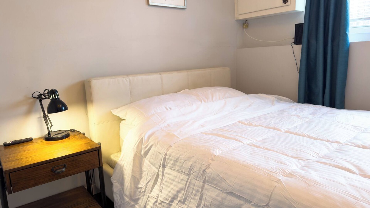 Sunnyside House | Urban Escape: Private Room in Bi-level lower level