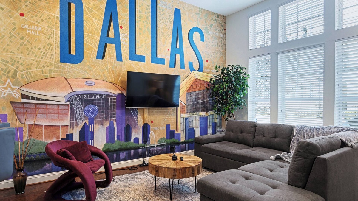 Richardson House | Urban Escape - Your away home and office “20 minutes from everything!