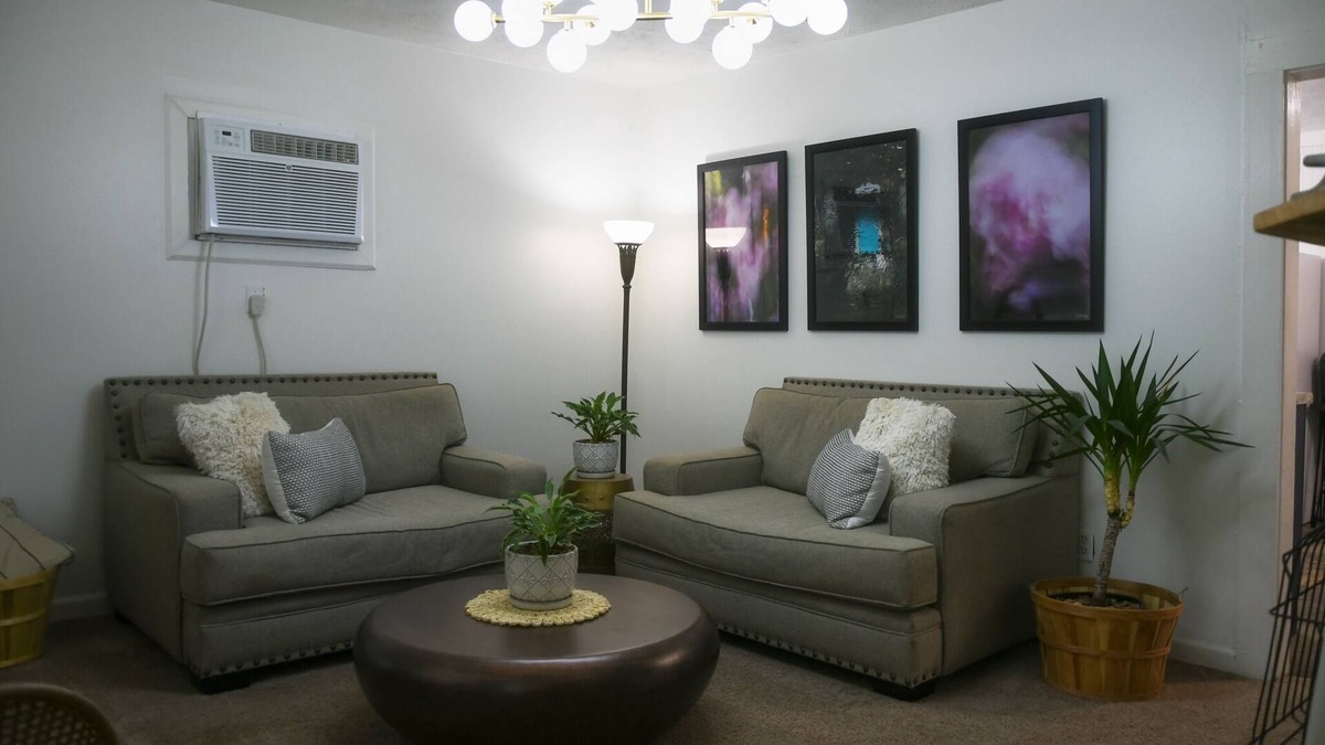Henderson House | Urban Farmhouse - Close to FHU