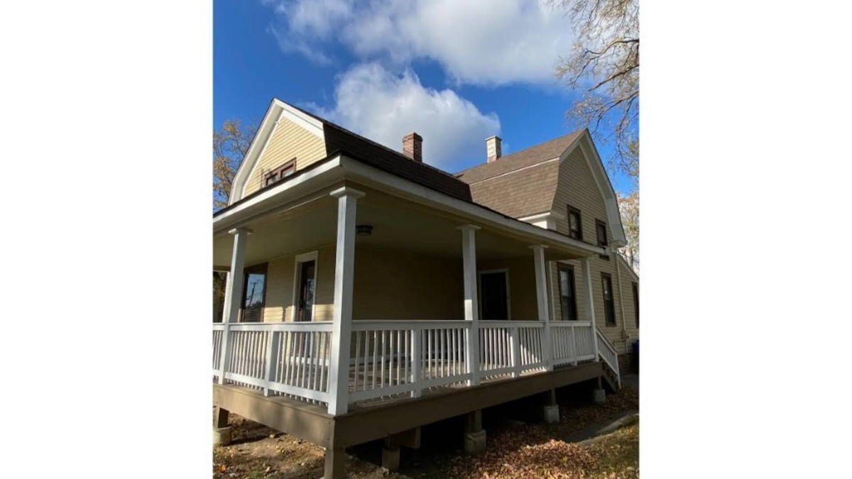Des Plaines House | Urban Farmhouse near O’Hare Airport