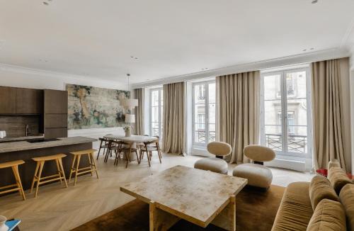 8th Arrondissement Apartment | Urban Flat 191 - Luxury 3 Bedroom Apartment - Madeleine