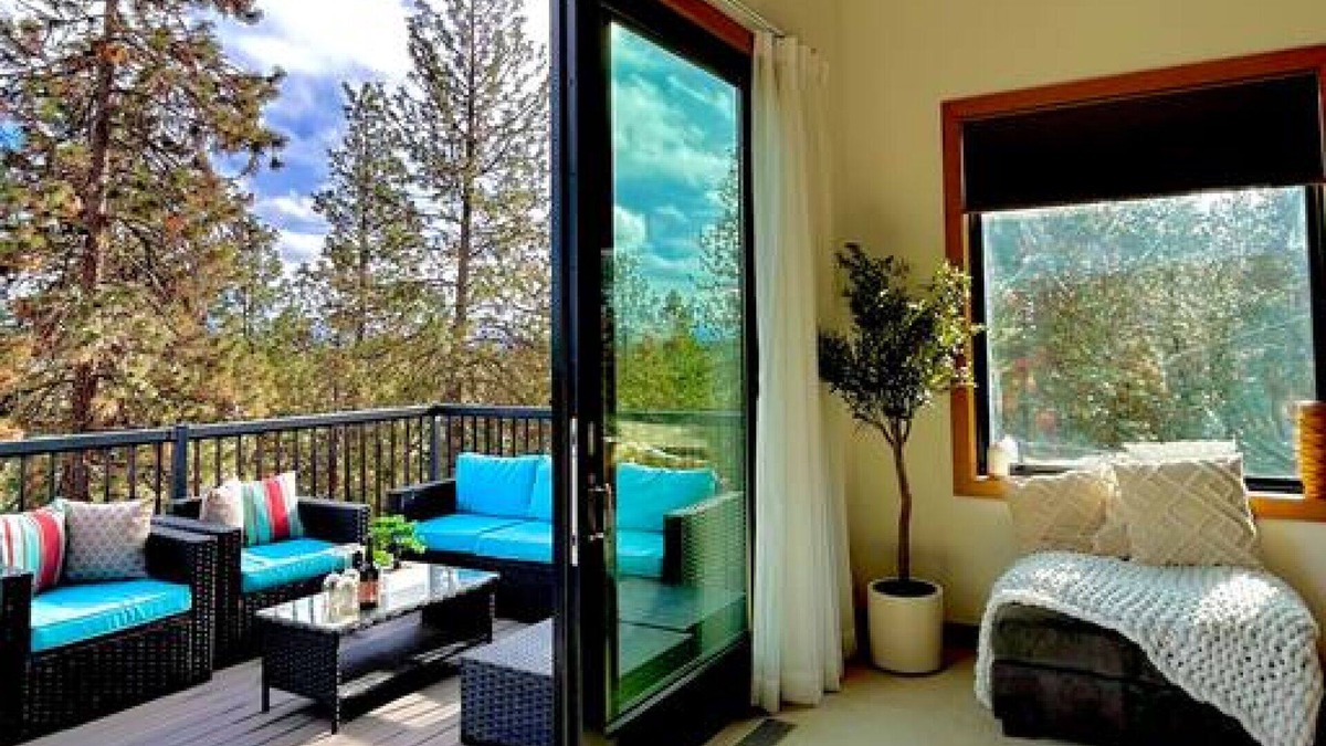 Spokane House | Urban Forest Modern Retreat with Hot Tub!