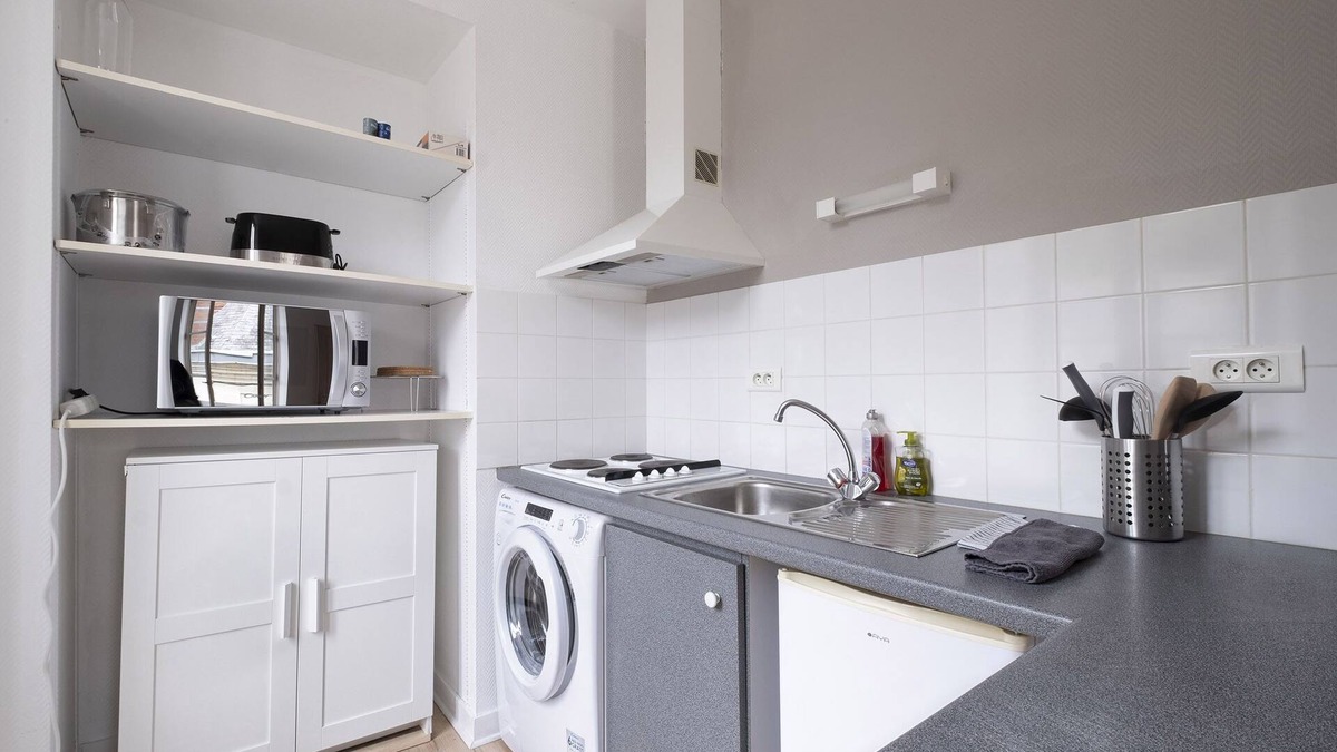 Segre House | Urban gîte ✰ 186m² ✰ center ✰ 3 T2 + 1 T3 (all bathroom/living room/kitchen) + terrace