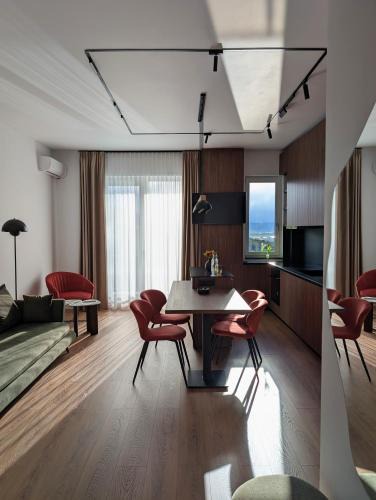 Floresti Apartment | Urban Grove Apartment with Balcony and Free Parking