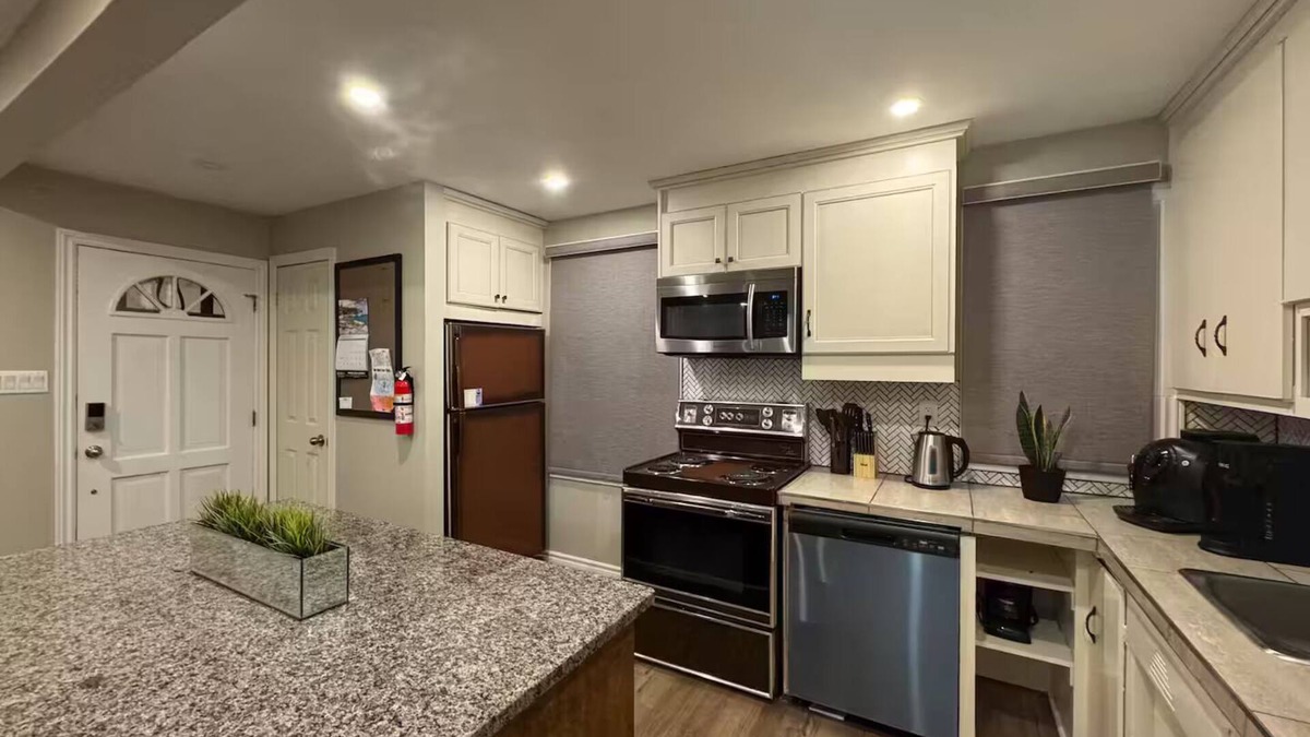 Niagara Falls Apartment | Urban Hideaway 2BR Niagara Falls