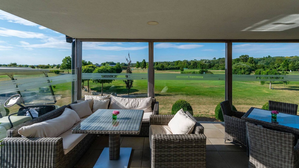 Zsira House | Urban Holiday Home in Lutzmannsburg with Pool