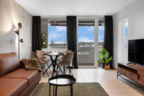 Dreieich Apartment | Urban Jungle Industríal Parkplatz Balkon Business