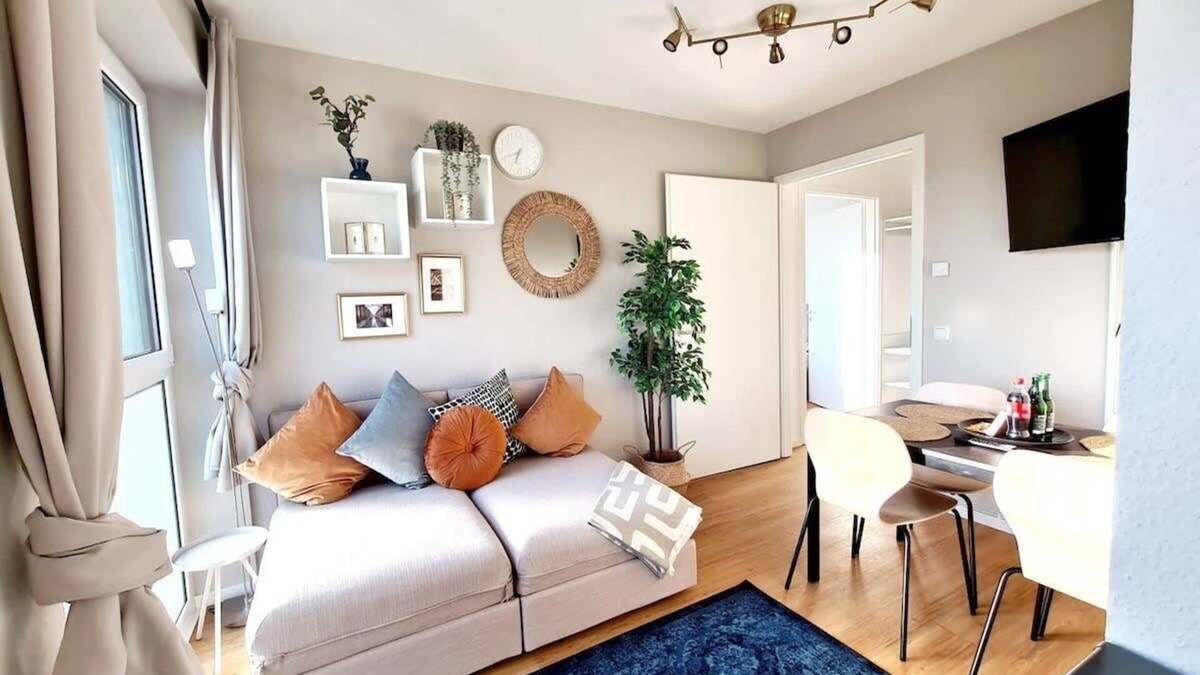 Lurup Apartment | Urban Living - Top Floor Apartment