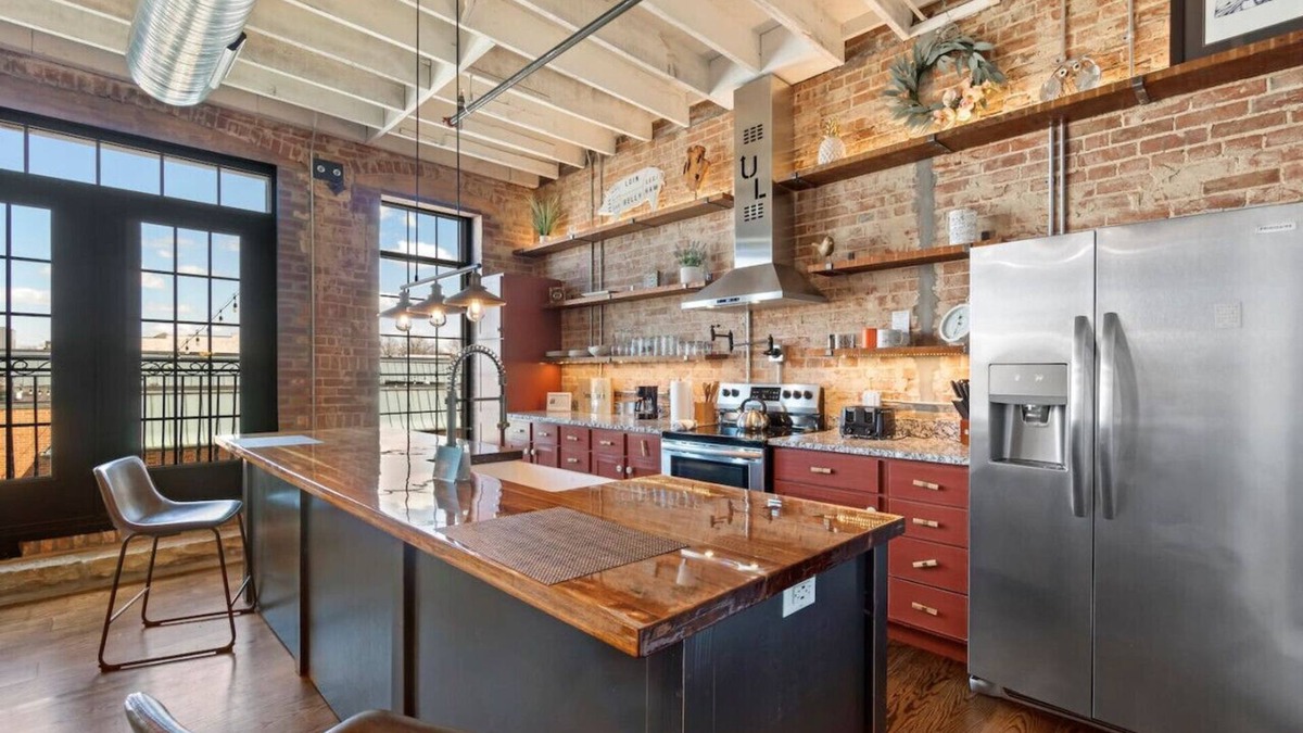 Perryville Apartment | Urban Loft #1 RED · Urban Loft Downtown above BrewCo & Restaurant