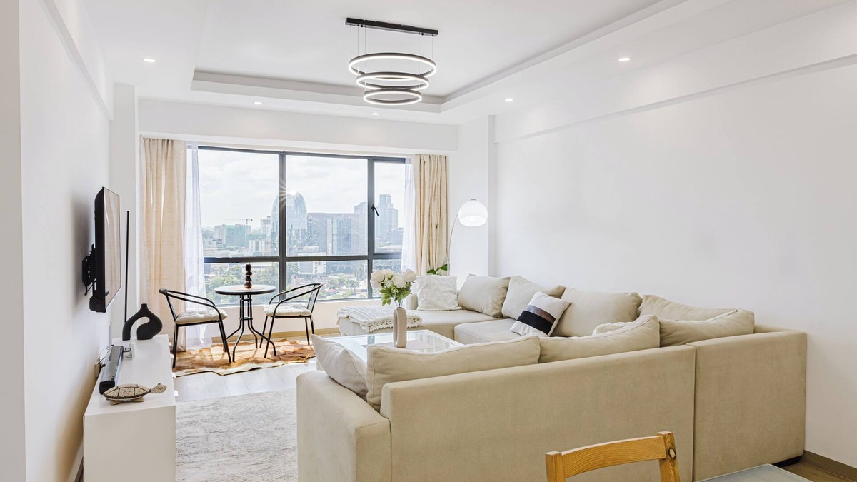 Westlands Apartment | Urban Luxe At Marina Bay
