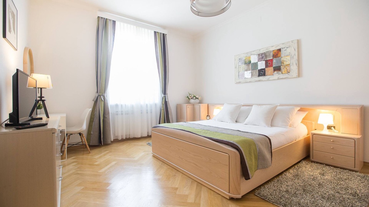 Zagreb Apartment | ★Urban Luxury Oasis★ ★Free Parking | Walk Everywhere
