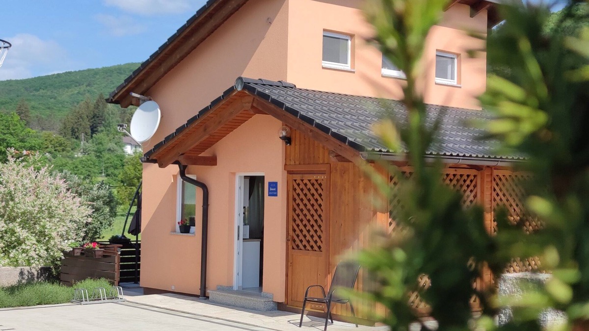 Otocac House | URBAN NATURE - Apartment in a quiet environment near the city center.