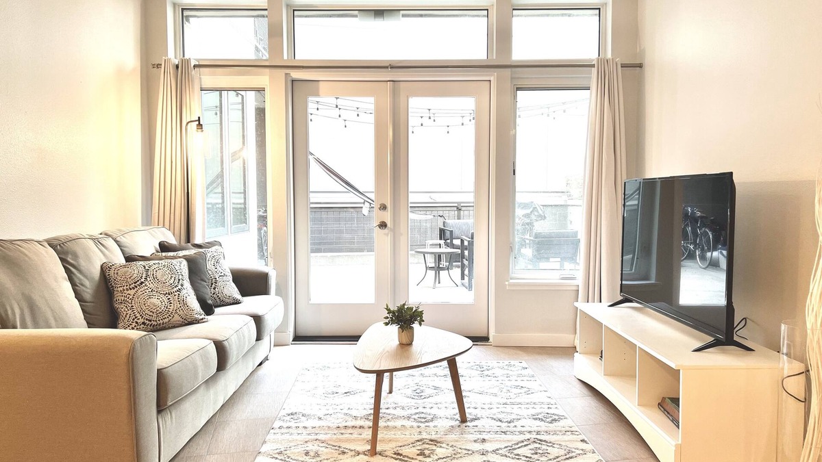 Pearl District Condo | Urban Oasis in the Heart of the Pearl District! Walk Score of 98