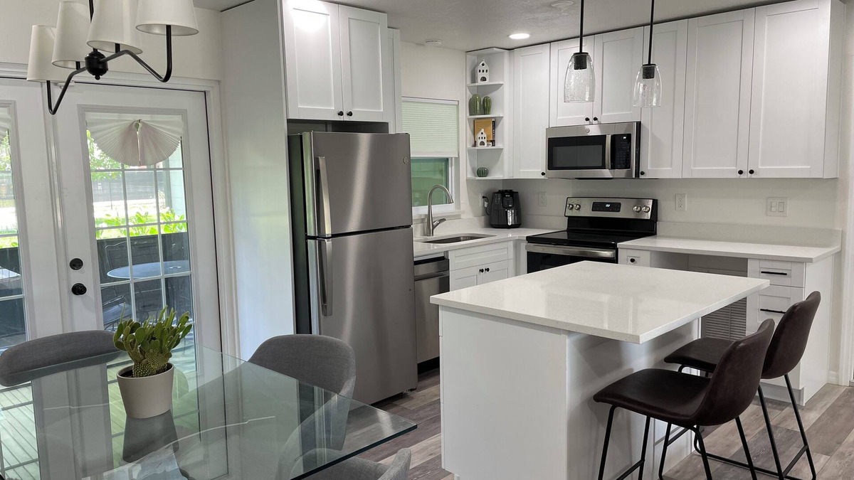 Brandon House | Urban oasis mins to Airport, Downtown Tampa with Free WIFI and parking