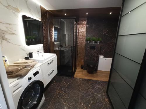 Brochow Apartment | Urban Palace