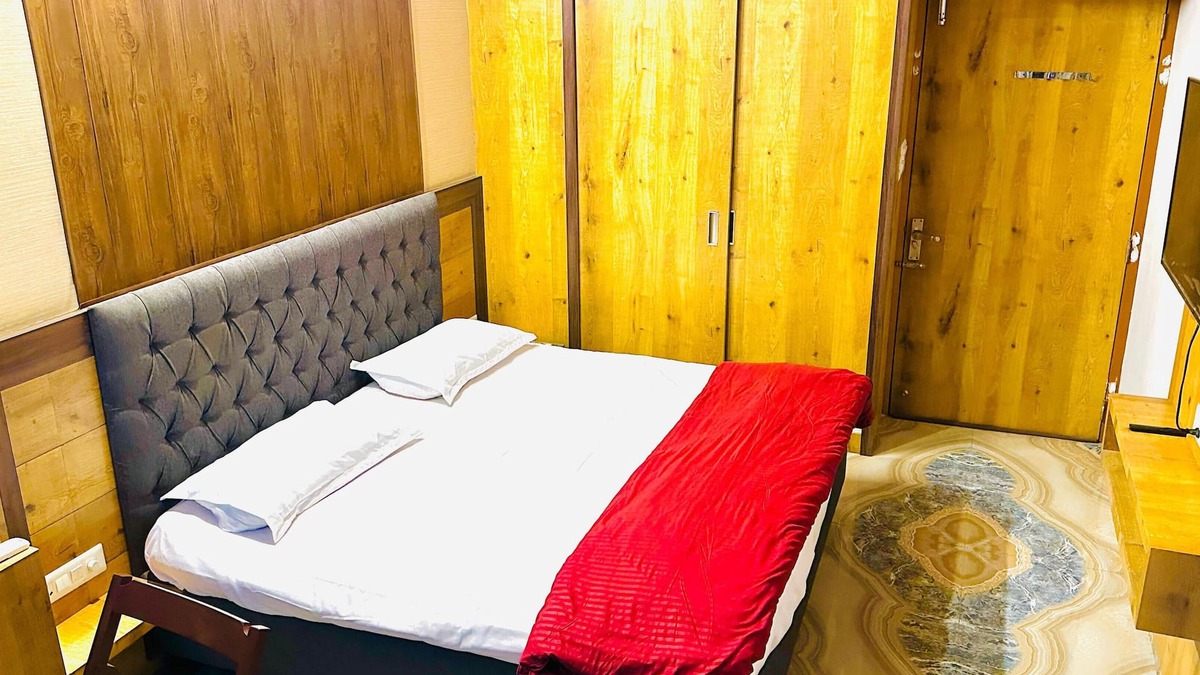 Jaipur District Hotel | Urban Peace Nest - Luxe Room w/Private Balcony- 302