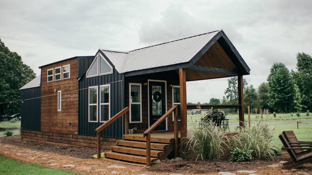 Boaz House | URBAN PINES “Southern Comfort” UniqueTINY HOUSE VIBE