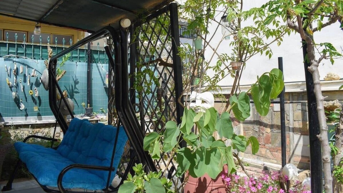 Anatolikos Sinikismos House | Urban Seaside Oasis - Adriana's Garden Paradise