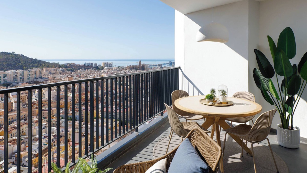 Palma-Palmilla Apartment | Urban Sky Tower Malaga Center 27 by P&O