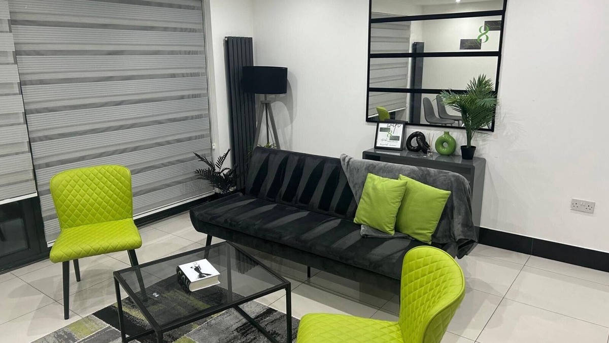 Selhurst Apartment | Urban, Sleeps 6 Private Garden-Family Pet Friendly