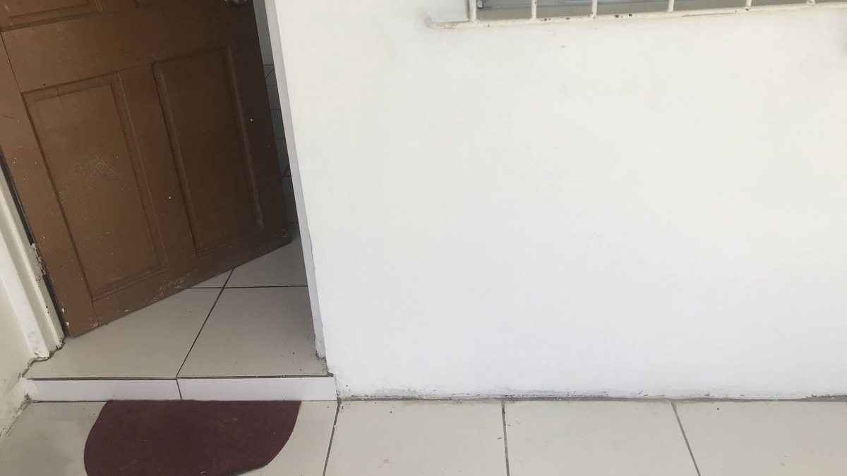 Spanish Town Zone House | Urban stay