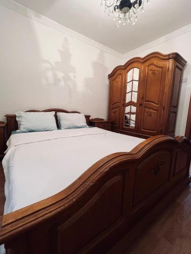 Jibert Apartment | Urban Stay with 3 bedrooms