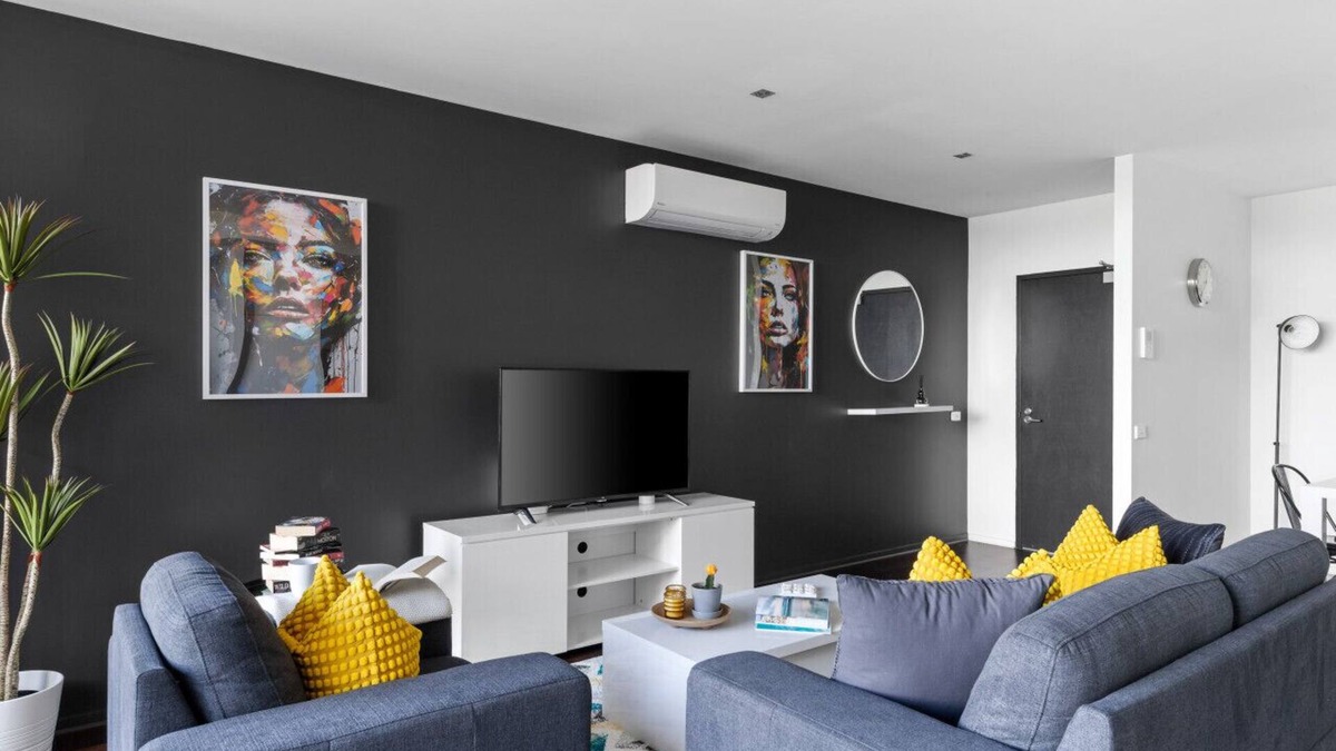 Richmond North Apartment | Urban Uptown: Stylish Richmond