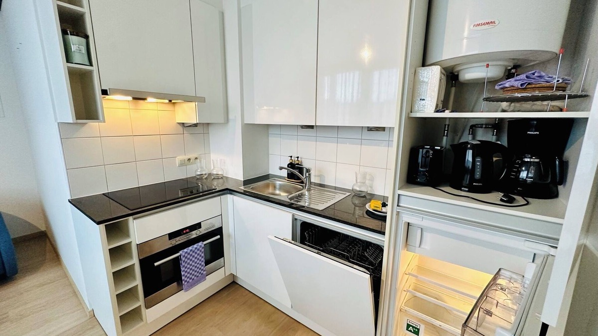 Broekwijk Apartment | UrbanStay Suites - Modern 2-Bedroom Penthouse in the Heart of Brussels, Grand Place