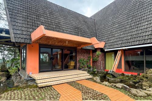 Pasirjambu Hotel | Urbanview Hotel AR Cottage Gambung
