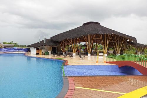 Tanjung Pandan Hotel | Urbanview Hotel Belitung Lodge Resto & Club House by RedDoorz
