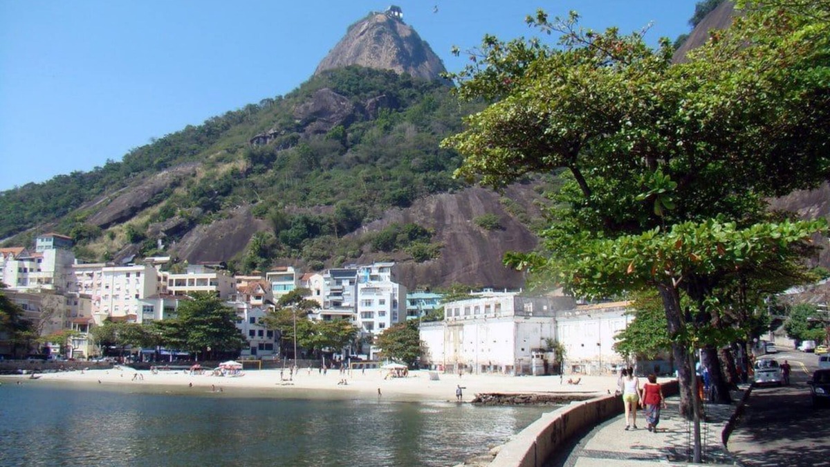 Urca Apartment | URCA, Ap. 2 qtos. at the feet of Sugar Loaf. 200m from the sea of Guanabara Bay.
