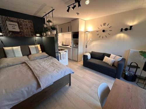Erlenstegen Apartment | UrHOME 22 City, Airport, Messe, Auto-,Straßenbahn