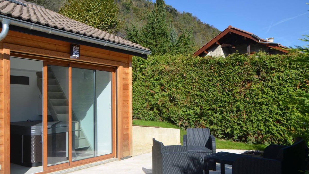 Vaulnaveys-le-Haut Apartment | Uriage rental with jacuzzi and terraces