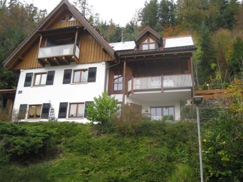 Schiltach Apartment | Urlaub mit Blick auf Schiltachs Fachwerkhäuser