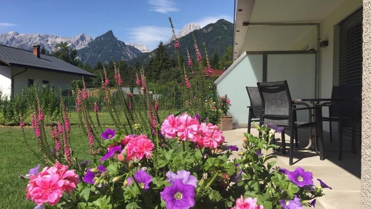 Hinterstoder Apartment | Urlaubsapartments Pfleger - Apartment A, shower or bath, WC, 1 bedroom