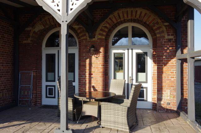 Lauterbach Apartment | Urlaubsbahnhof-Wartehalle