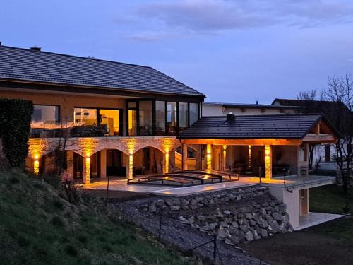 Bairisch Koelldorf Apartment | Urlaubsoase Hügelperle