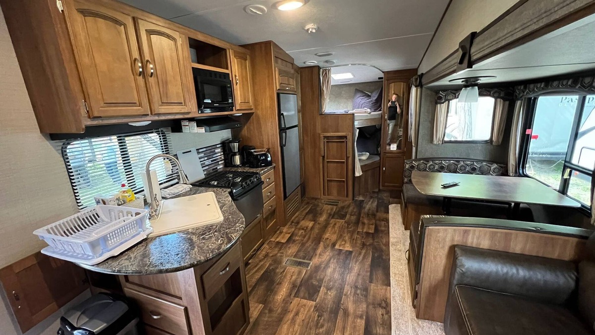 Plaue House | US caravan Springdale with bunk bed (max. 4 pers.)