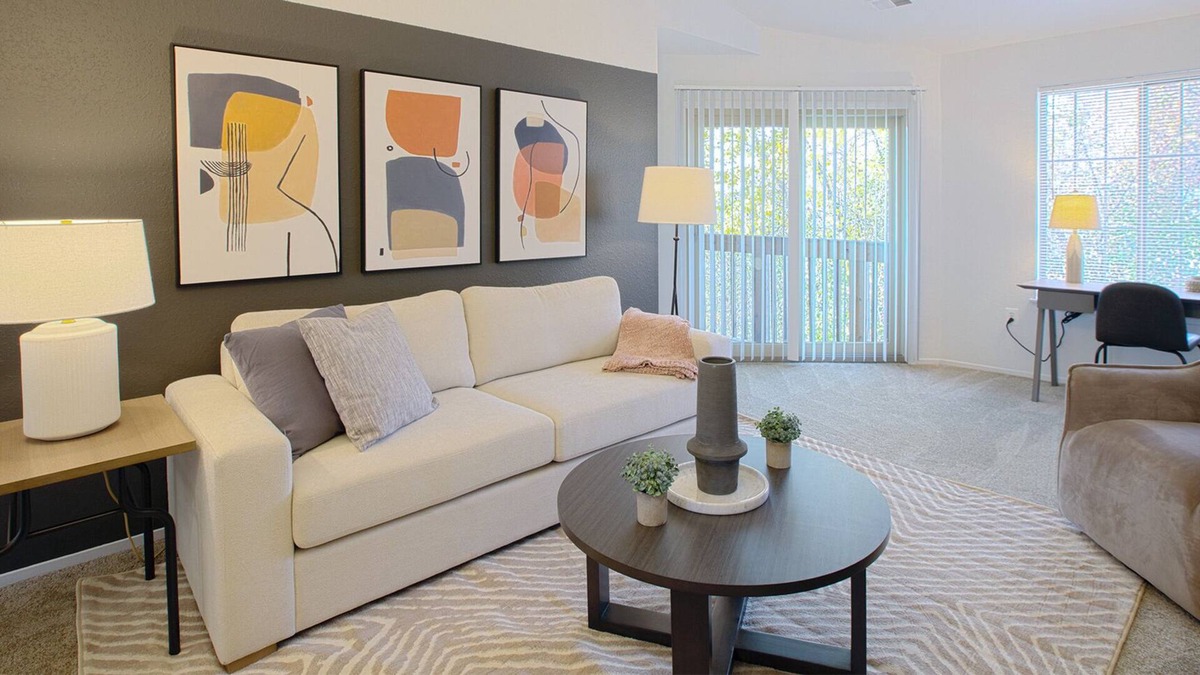 Clarkston Apartment | Modern Apartment in Prime Location (ID8042X74)