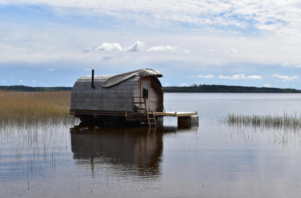 Usma Boat Rental | Usmas zaķīšu pirtiņa - Bunny house