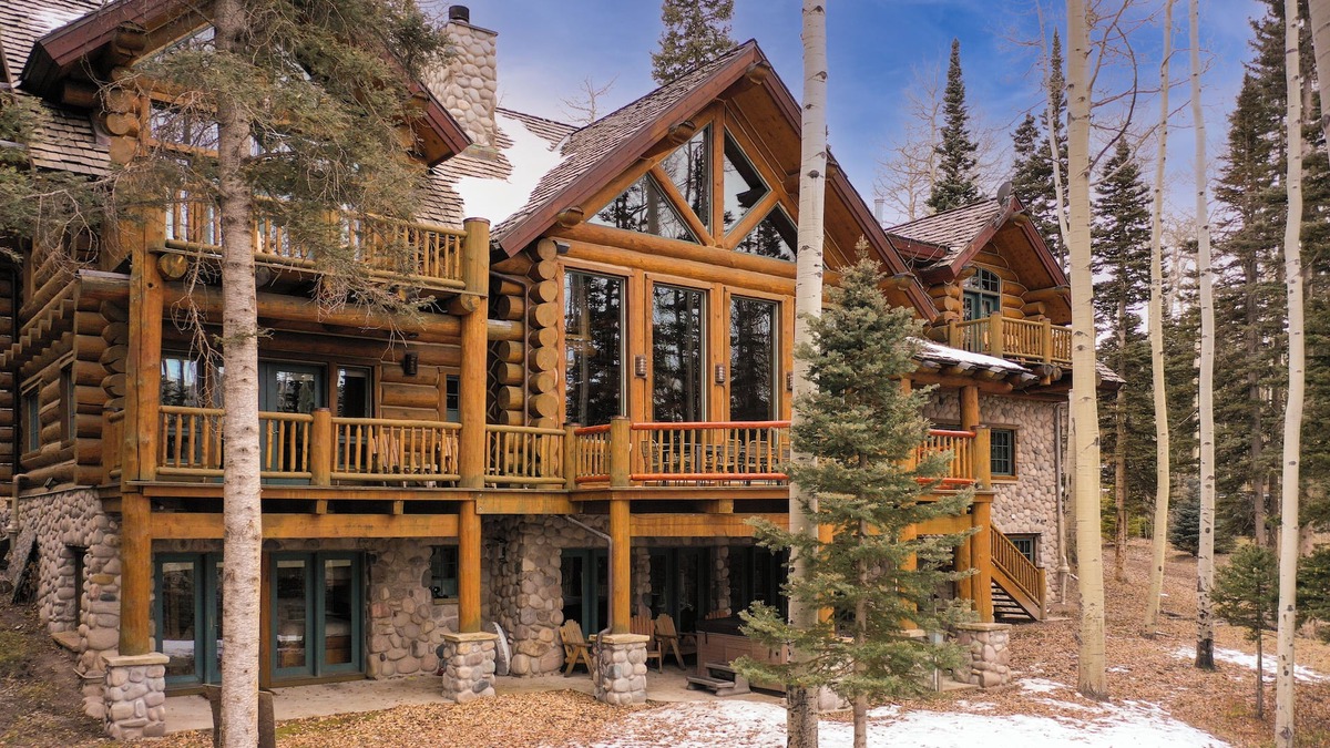 Mountain Village Cabin | Ute Lodge by AvantStay | Cozy Expansive Mountain Home | Close to the Slopes!