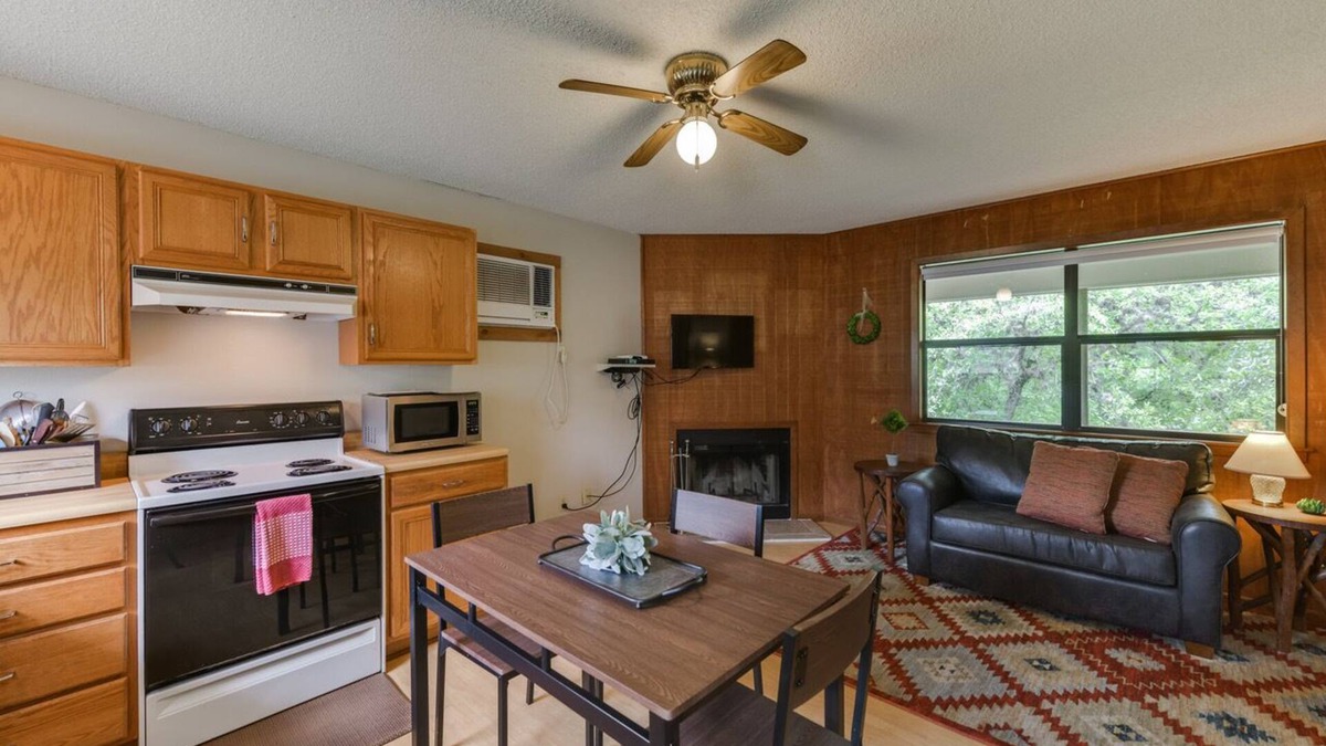 Utopia Cabin | Utopia River Retreat is a secluded paradise nestled along the Sabinal River in the Texas Hill Country.