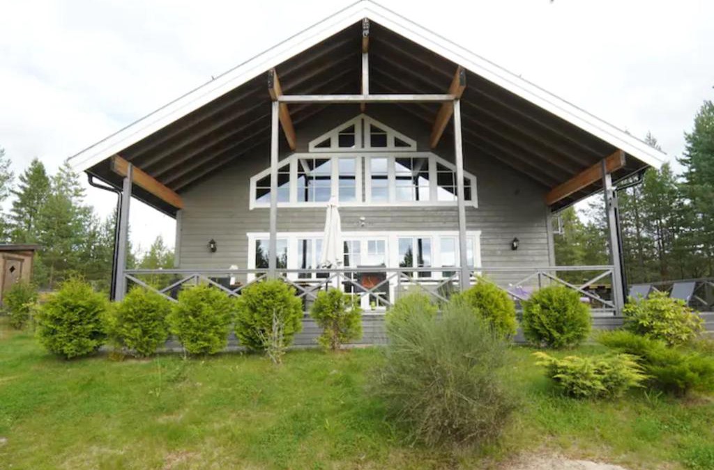 Torsby House | Utsikten - Ny flott hytte, Privat Badstue, Spabad!