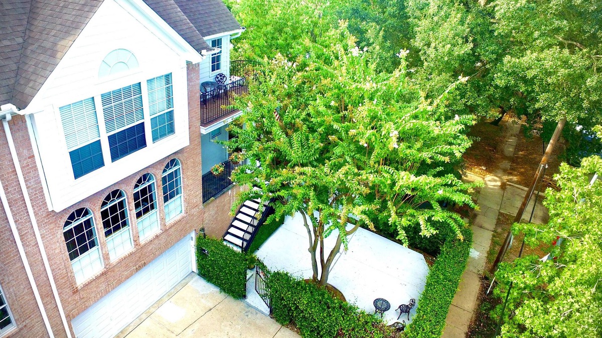 South Central Houston House | UV Air Purification | Medical District | Restaurants | Parks | Kid Friendly