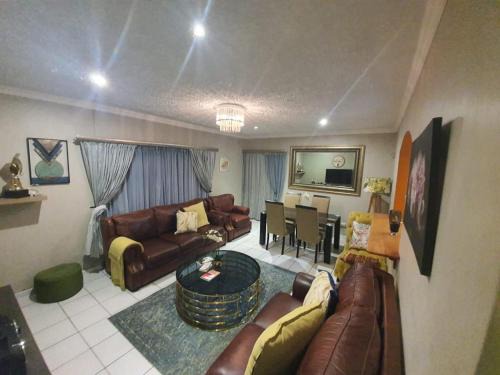 Uvongo House | Uvongo Coastal Comfort