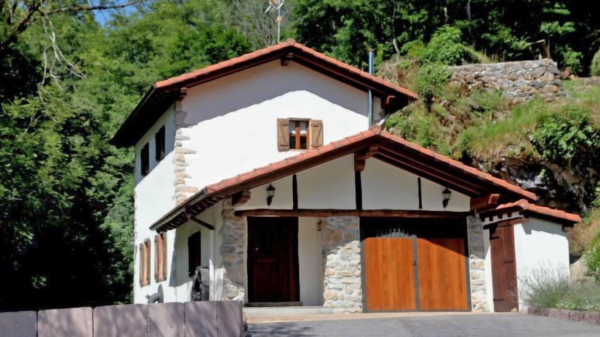 Bera House | Uxaneko-errota by Interhome