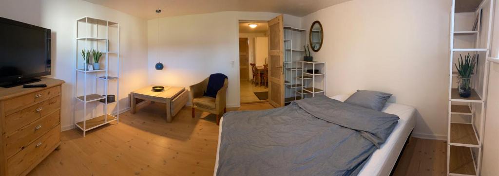 Esbjerg Apartment | Værelse med eget køkken og bad