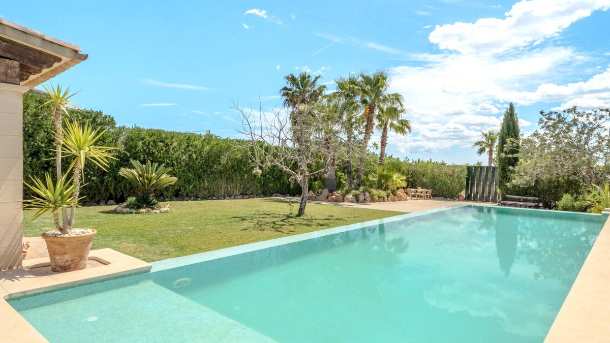 Binibona Villa | V. Sa Xabola by BeBreeze
